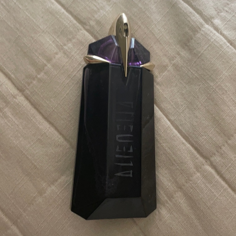 Alien 👾 Perfume by Thierry Mugler